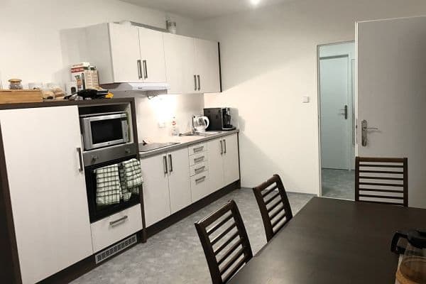 Predaj bytu 4-izbový 68 m², Mimoňská, Praha Predaj bytu 4-izbový 68 m², Mimoňská, Praha
