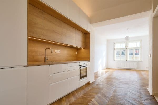 Prenájom bytu 2-izbový 52 m², 28. pluku, Praha Prenájom bytu 2-izbový 52 m², 28. pluku, Praha