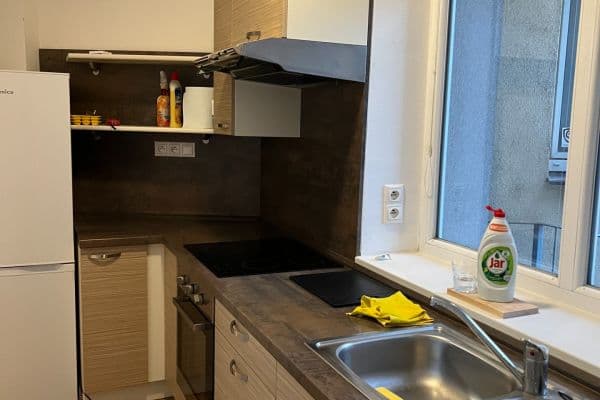 Prenájom bytu 2-izbový 48 m², Jelenia, Bratislava Prenájom bytu 2-izbový 48 m², Jelenia, Bratislava