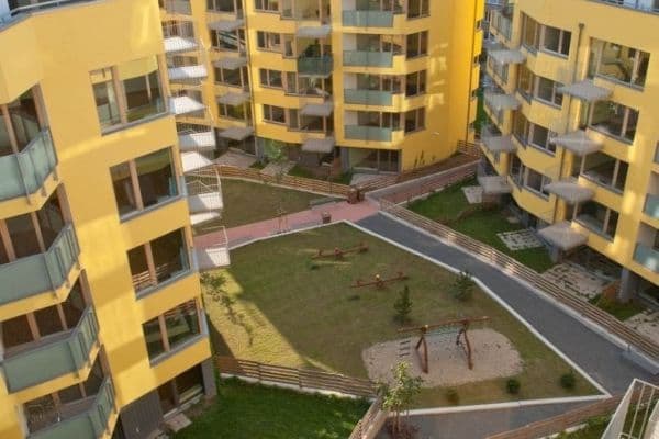 Prenájom bytu 3-izbový 91 m², Jeseniova, Praha Prenájom bytu 3-izbový 91 m², Jeseniova, Praha