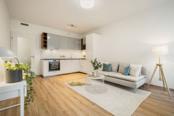 Prenájom bytu 2-izbový 52 m², Počernická, Praha Prenájom bytu 2-izbový 52 m², Počernická, Praha