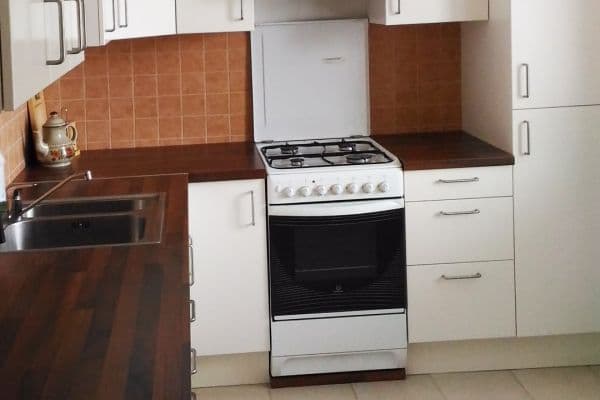 Prenájom bytu 2-izbový 54 m², Trenčínská, Praha Prenájom bytu 2-izbový 54 m², Trenčínská, Praha