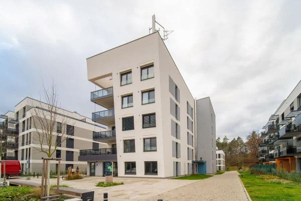 Prenájom bytu 2-izbový 66 m², Nurmiho, Praha Prenájom bytu 2-izbový 66 m², Nurmiho, Praha
