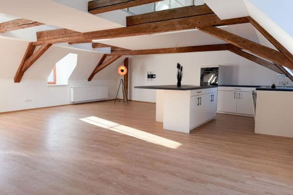 Prenájom bytu 4-izbový 146 m², Marktplatz 4, Markt Indersdorf, Bavorsko Prenájom bytu 4-izbový 146 m², Marktplatz 4, Markt Indersdorf, Bavorsko