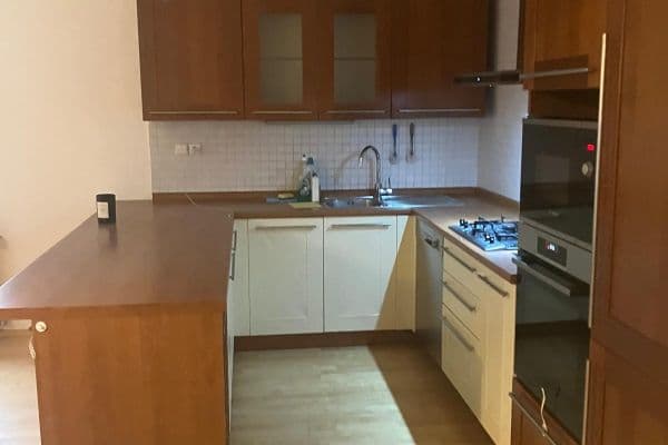Prenájom bytu 3-izbový 98 m², Schodová, Praha Prenájom bytu 3-izbový 98 m², Schodová, Praha