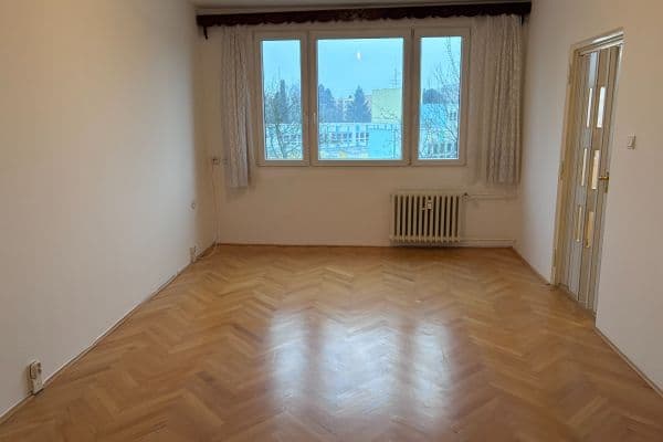 Prenájom bytu 2-izbový 65 m², Buzulucká, Tábor Prenájom bytu 2-izbový 65 m², Buzulucká, Tábor