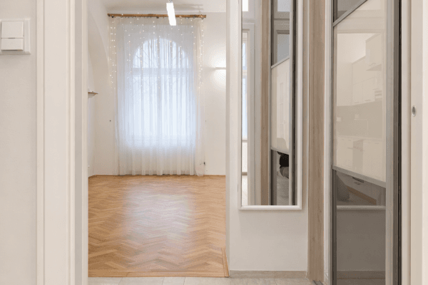 Predaj bytu 2-izbový 56 m², Všehrdova, Praha Predaj bytu 2-izbový 56 m², Všehrdova, Praha