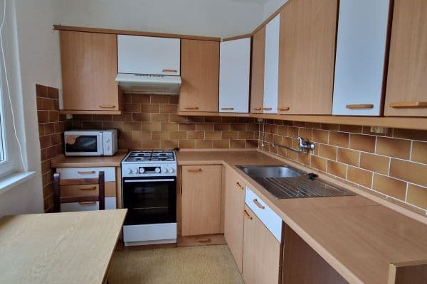 Prenájom bytu 2-izbový 56 m², Na Petřinách, Praha Prenájom bytu 2-izbový 56 m², Na Petřinách, Praha