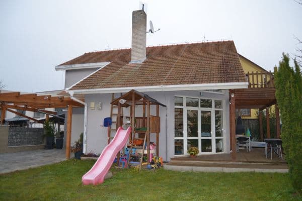 Predaj domu 118 m², pozemek 409 m², Za Ovčínem, Praha Predaj domu 118 m², pozemek 409 m², Za Ovčínem, Praha