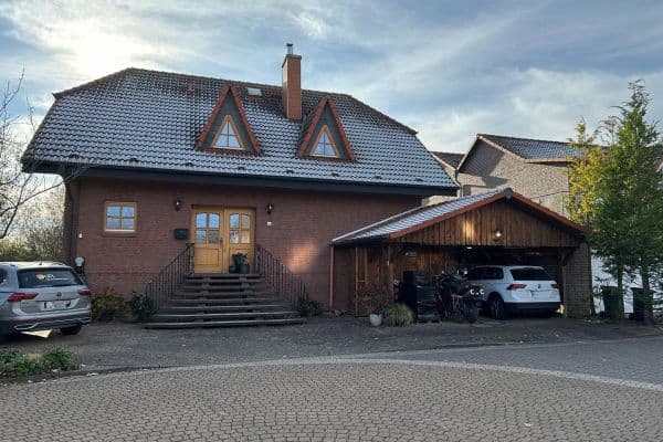 Predaj domu 268 m², pozemek 670 m², Sehnde Predaj domu 268 m², pozemek 670 m², Sehnde