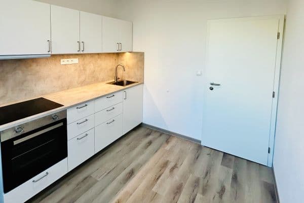 Prenájom bytu 3-izbový 68 m², Trnkova, Olomouc Prenájom bytu 3-izbový 68 m², Trnkova, Olomouc