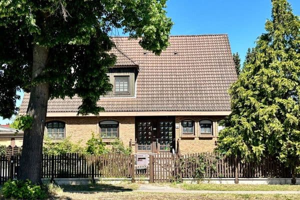 Predaj domu 258 m², pozemek 1.400 m², Falkensee Predaj domu 258 m², pozemek 1.400 m², Falkensee