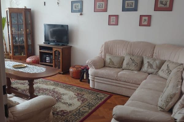 Prenájom bytu 2-izbový 57 m², Fibichova, Karlovy Vary Prenájom bytu 2-izbový 57 m², Fibichova, Karlovy Vary