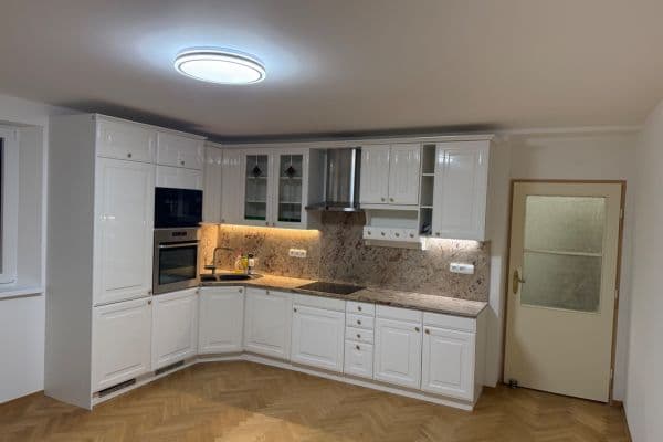 Prenájom bytu 2-izbový 45 m², Michelská, Praha Prenájom bytu 2-izbový 45 m², Michelská, Praha