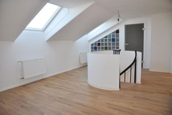 Predaj bytu 4-izbový 111 m², Milbertshofen - München, Bavorsko Predaj bytu 4-izbový 111 m², Milbertshofen - München, Bavorsko