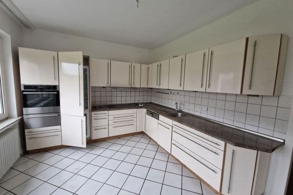 Prenájom bytu 3-izbový 95 m², Volkhausenstraße 21, Bad Salzuflen Prenájom bytu 3-izbový 95 m², Volkhausenstraße 21, Bad Salzuflen