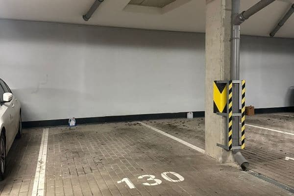 Prenájom garáže 13 m², Honzíkova, Praha Prenájom garáže 13 m², Honzíkova, Praha
