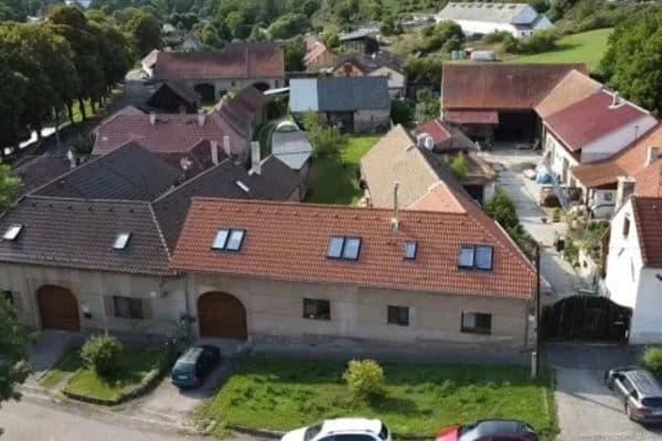 Predaj domu 398 m², pozemek 1.153 m², Hředle Predaj domu 398 m², pozemek 1.153 m², Hředle