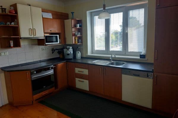 Prenájom bytu 3-izbový 80 m², Úprkova, Hradec Králové Prenájom bytu 3-izbový 80 m², Úprkova, Hradec Králové