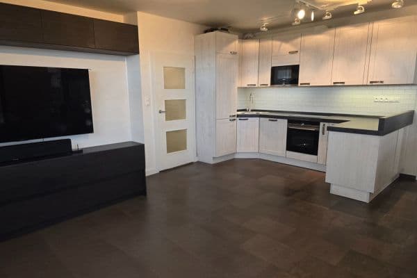 Prenájom bytu 2-izbový 64 m², Lanžhotská, Praha Prenájom bytu 2-izbový 64 m², Lanžhotská, Praha