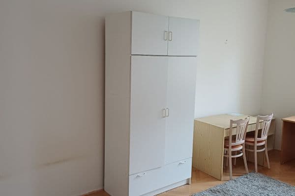 Prenájom bytu 2-izbový 49 m², Ostrovského, Praha Prenájom bytu 2-izbový 49 m², Ostrovského, Praha