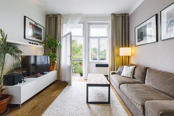 Prenájom bytu 53 m², namesti generala Kutlvasra, Praha Prenájom bytu 53 m², namesti generala Kutlvasra, Praha