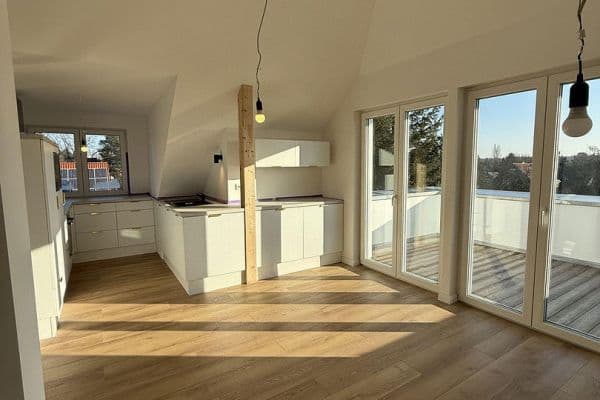 Prenájom bytu 3-izbový 90 m², Berlin, Berlín Prenájom bytu 3-izbový 90 m², Berlin, Berlín