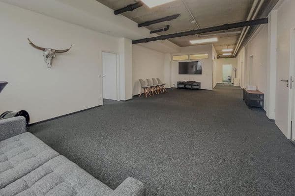 Prenájom kancelárie 230 m², Porschestrasse 2, Fellbach Prenájom kancelárie 230 m², Porschestrasse 2, Fellbach