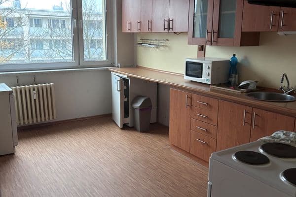 Prenájom bytu 3-izbový 72 m², Čenětická, Praha Prenájom bytu 3-izbový 72 m², Čenětická, Praha
