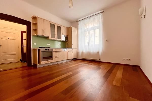 Prenájom bytu 2-izbový 50 m², Táborská, Praha Prenájom bytu 2-izbový 50 m², Táborská, Praha