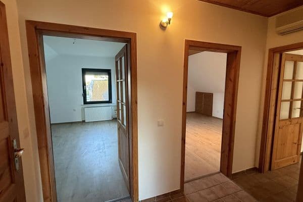 Prenájom bytu 2-izbový 46 m², Brühl Prenájom bytu 2-izbový 46 m², Brühl