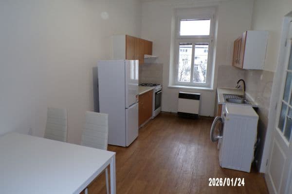 Prenájom bytu 1-izbový 40 m², Českomoravská, Praha Prenájom bytu 1-izbový 40 m², Českomoravská, Praha