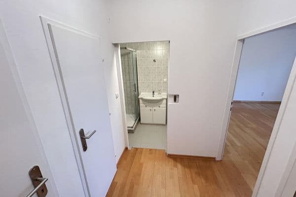 Prenájom bytu 2-izbový 48 m², Anningerstrasse 32, Mödling Prenájom bytu 2-izbový 48 m², Anningerstrasse 32, Mödling