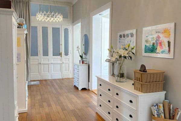 Prenájom bytu 4-izbový 160 m², Frankfurt, Hesensko Prenájom bytu 4-izbový 160 m², Frankfurt, Hesensko