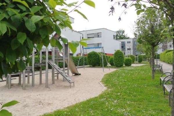 Prenájom bytu 5-izbový 114 m², Föhrichhof, Stuttgart Prenájom bytu 5-izbový 114 m², Föhrichhof, Stuttgart