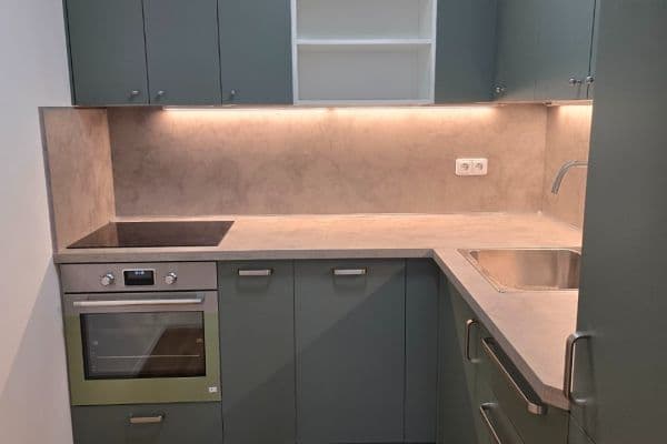 Prenájom bytu 2-izbový 43 m², Ciolkovského, Praha Prenájom bytu 2-izbový 43 m², Ciolkovského, Praha