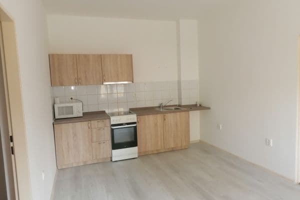 Prenájom bytu 2-izbový 37 m², Plzeňská, Beroun Prenájom bytu 2-izbový 37 m², Plzeňská, Beroun