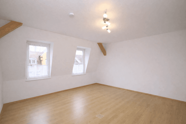 Prenájom bytu 4-izbový 86 m², Bismarckstr. 15, Delitzsch Prenájom bytu 4-izbový 86 m², Bismarckstr. 15, Delitzsch