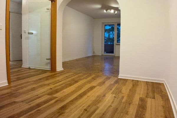 Prenájom bytu 2-izbový 67 m², Hannover, Dolné Sasko Prenájom bytu 2-izbový 67 m², Hannover, Dolné Sasko