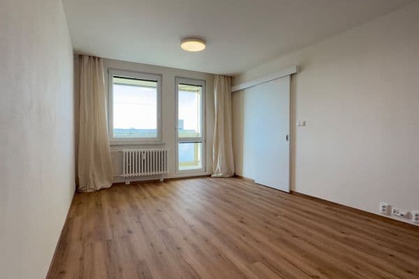 Prenájom bytu 3-izbový 65 m², Kahovská, Praha Prenájom bytu 3-izbový 65 m², Kahovská, Praha