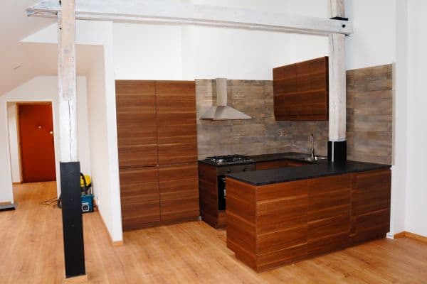 Prenájom bytu 3-izbový 110 m², Karlovo náměstí, Praha Prenájom bytu 3-izbový 110 m², Karlovo náměstí, Praha