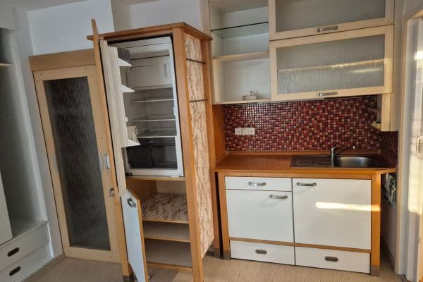 Prenájom bytu 1-izbový 25 m², Praskolesy Prenájom bytu 1-izbový 25 m², Praskolesy