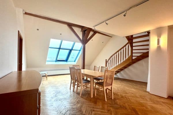 Prenájom bytu 4-izbový 138 m², Škroupovo náměstí, Praha Prenájom bytu 4-izbový 138 m², Škroupovo náměstí, Praha