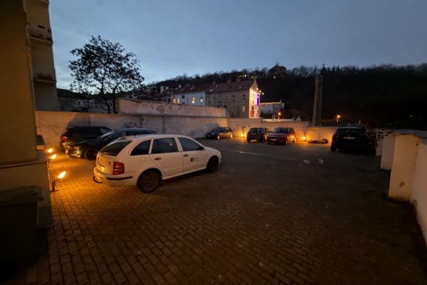 Prenájom garáže 8 m², Na Neklance, Praha Prenájom garáže 8 m², Na Neklance, Praha