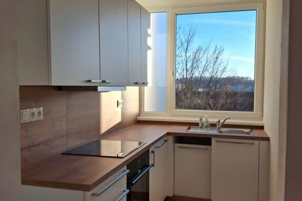 Prenájom bytu 2-izbový 45 m², Dvorská, Liberec Prenájom bytu 2-izbový 45 m², Dvorská, Liberec