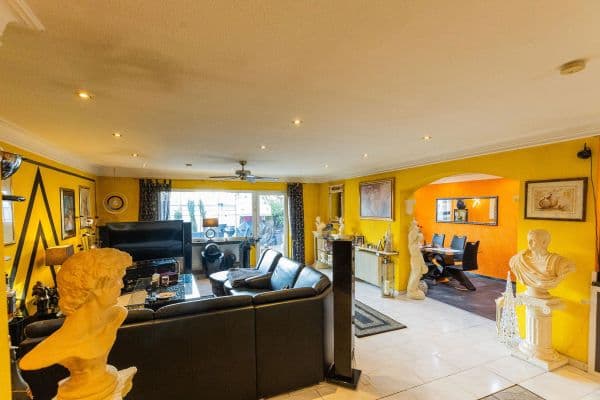 Predaj domu 252 m², pozemek 250 m², Mannheim Predaj domu 252 m², pozemek 250 m², Mannheim