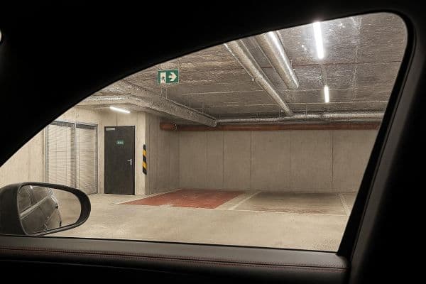 Predaj garáže 14 m², V Třešňovce, Praha Predaj garáže 14 m², V Třešňovce, Praha