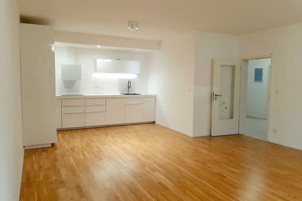 Predaj bytu 3-izbový 84 m², Nepomuckých, Praha Predaj bytu 3-izbový 84 m², Nepomuckých, Praha