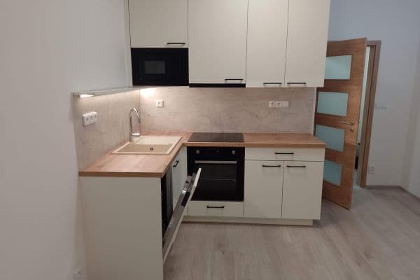 Prenájom bytu 1-izbový 23 m², Augustina Lukeše, Brandýs nad Labem-Stará Boleslav Prenájom bytu 1-izbový 23 m², Augustina Lukeše, Brandýs nad Labem-Stará Boleslav