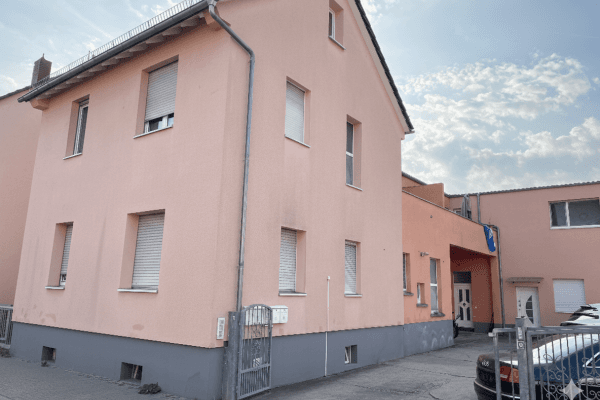 Prenájom bytu 4-izbový 121 m², Westendstr. 48, Mörfelden Prenájom bytu 4-izbový 121 m², Westendstr. 48, Mörfelden